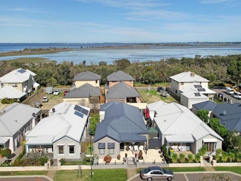 11 Pacifica Way, Dudley Park WA 6210