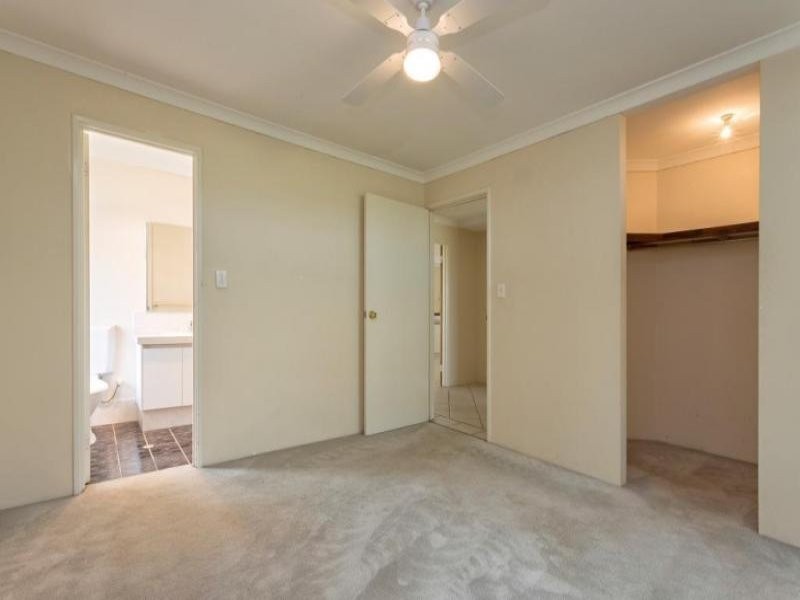 59 Floribunda Avenue, Halls Head WA 6210