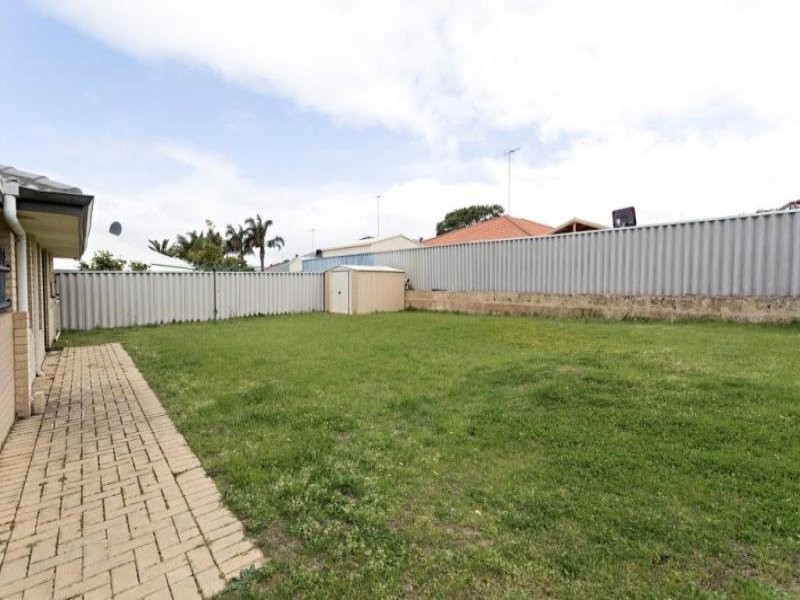 59 Floribunda Avenue, Halls Head WA 6210
