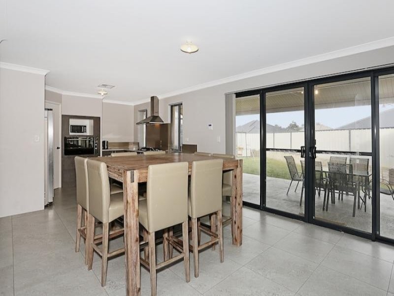 29 Still Meadow Turn, Meadow Springs WA 6210