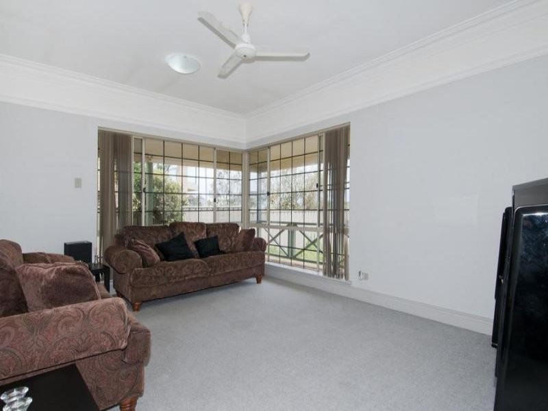 35 Orestes Street, San Remo WA 6210