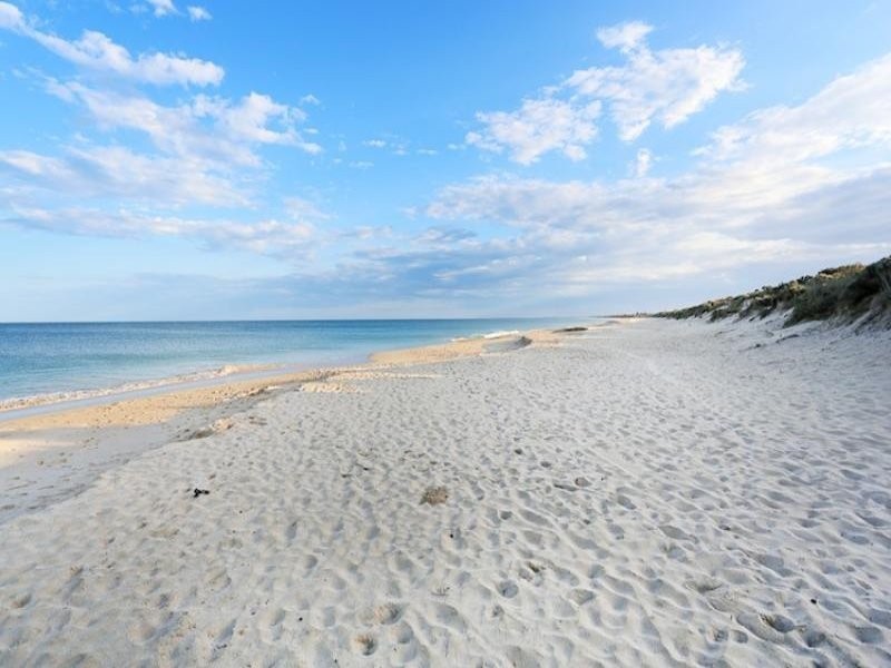 7 Abeona Parade, Madora Bay WA 6210