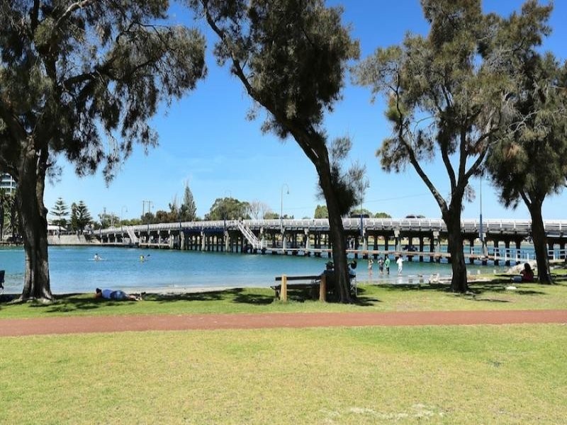 10 Watersun Drive, Silver Sands WA 6210