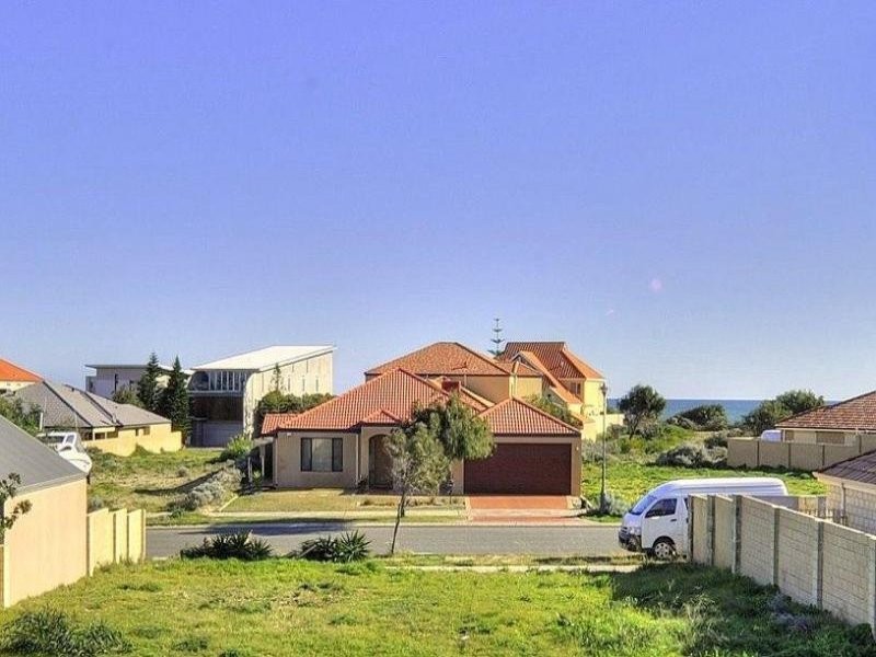 33 Avalon Parade, Wannanup WA 6210