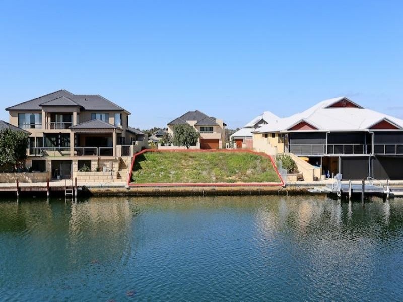 2 Brindabella Crescent, Halls Head WA 6210