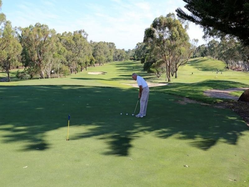 2 Brindabella Crescent, Halls Head WA 6210