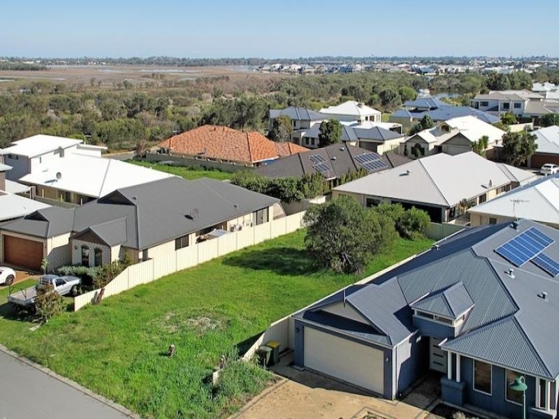 5 Nankeen Approach, Dudley Park WA 6210