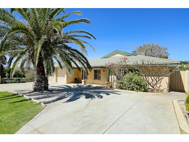 99 Peelwood Parade, Halls Head WA 6210