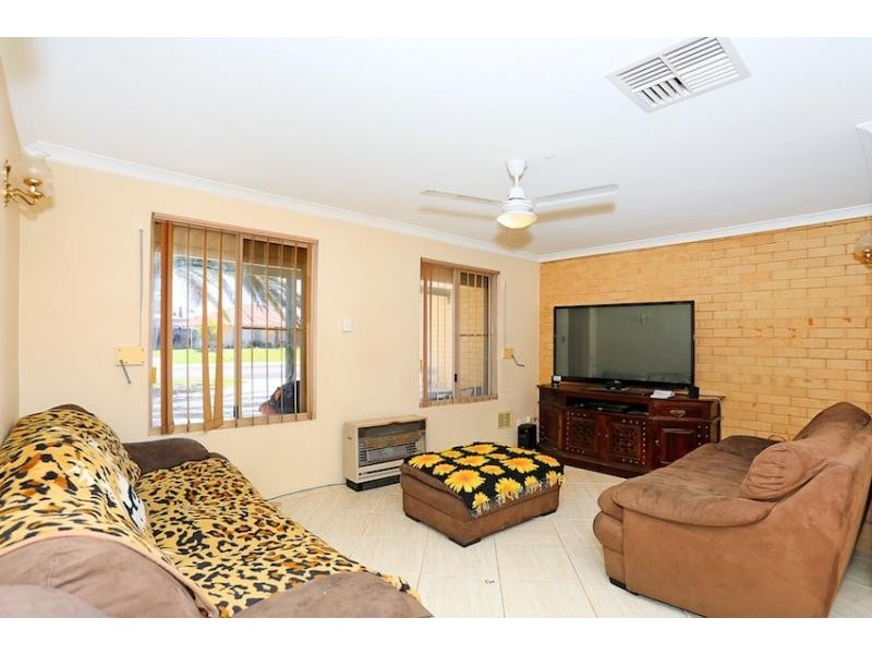 99 Peelwood Parade, Halls Head WA 6210