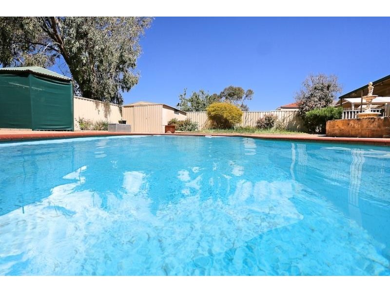 99 Peelwood Parade, Halls Head WA 6210