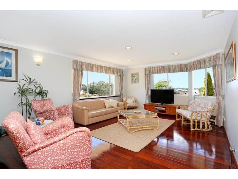 6 Nelson Street, Halls Head WA 6210
