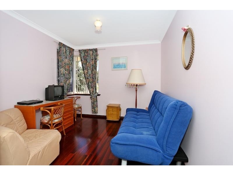 6 Nelson Street, Halls Head WA 6210