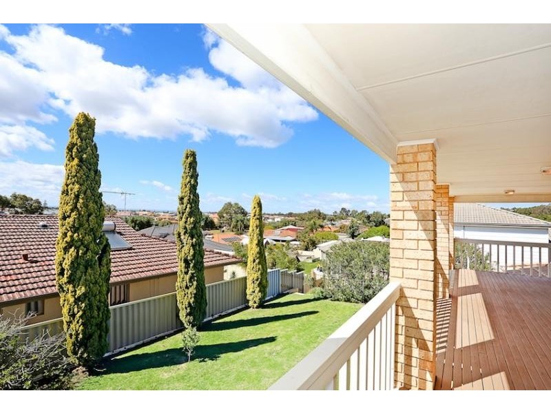 6 Nelson Street, Halls Head WA 6210
