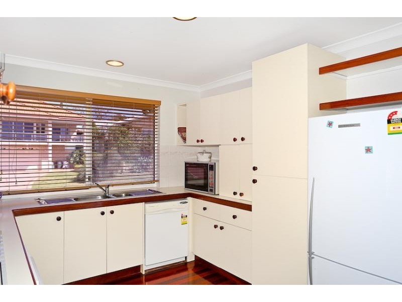6 Nelson Street, Halls Head WA 6210