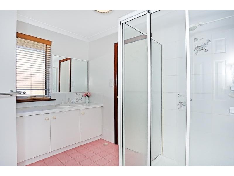 6 Nelson Street, Halls Head WA 6210