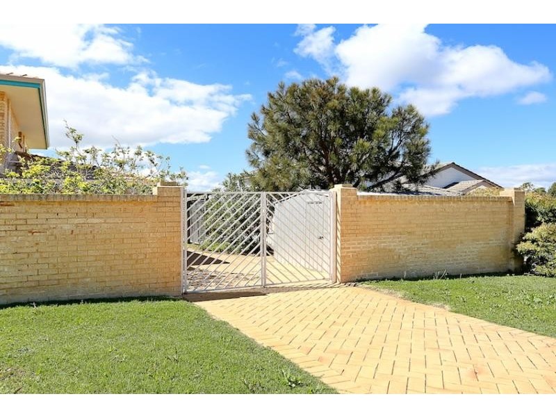 6 Nelson Street, Halls Head WA 6210