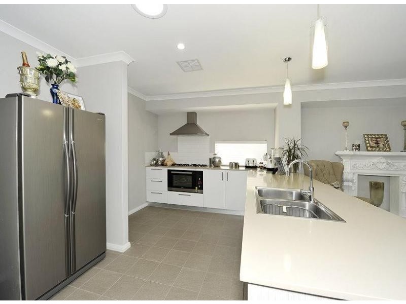 20 Dotterel Drive, Dudley Park WA 6210