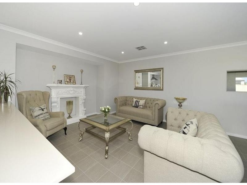 20 Dotterel Drive, Dudley Park WA 6210