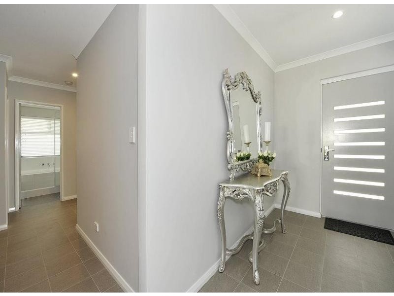 20 Dotterel Drive, Dudley Park WA 6210