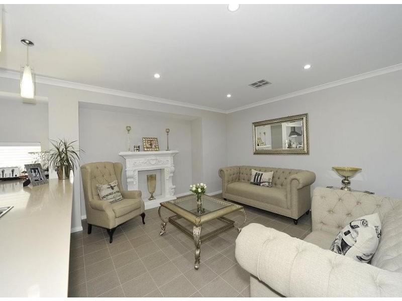 20 Dotterel Drive, Dudley Park WA 6210