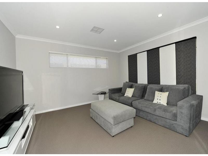 20 Dotterel Drive, Dudley Park WA 6210