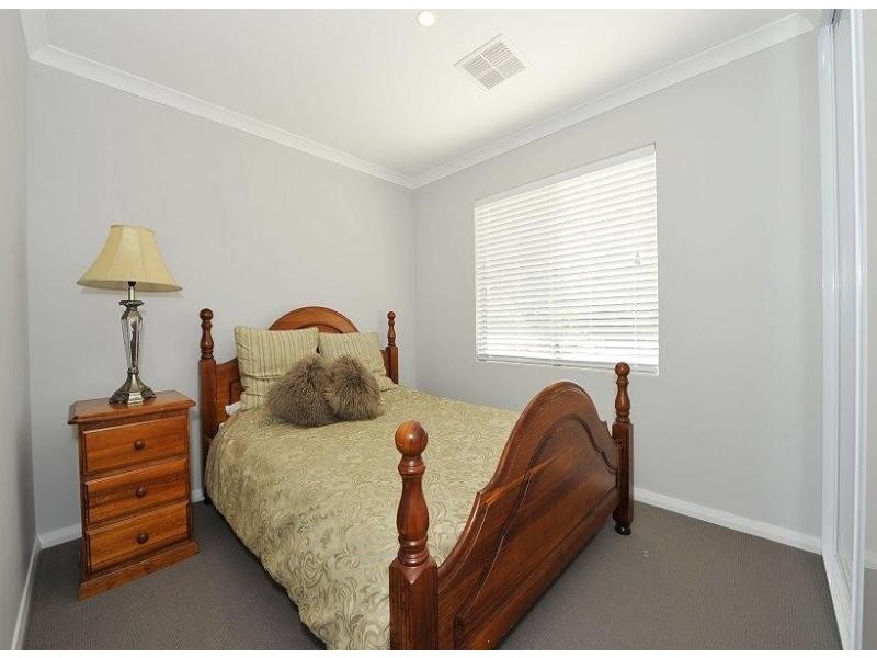 20 Dotterel Drive, Dudley Park WA 6210