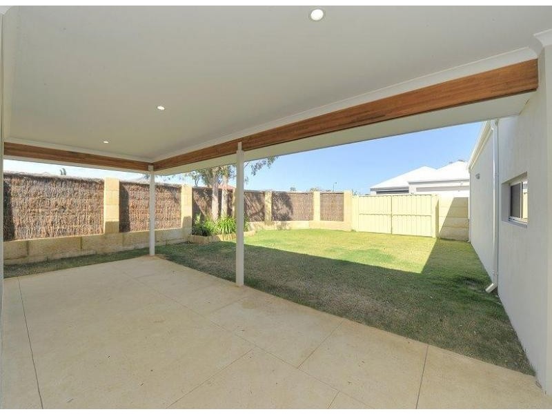 20 Dotterel Drive, Dudley Park WA 6210