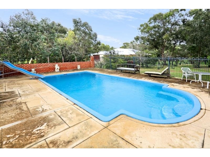 14 Crescent Drive, Bouvard WA 6211