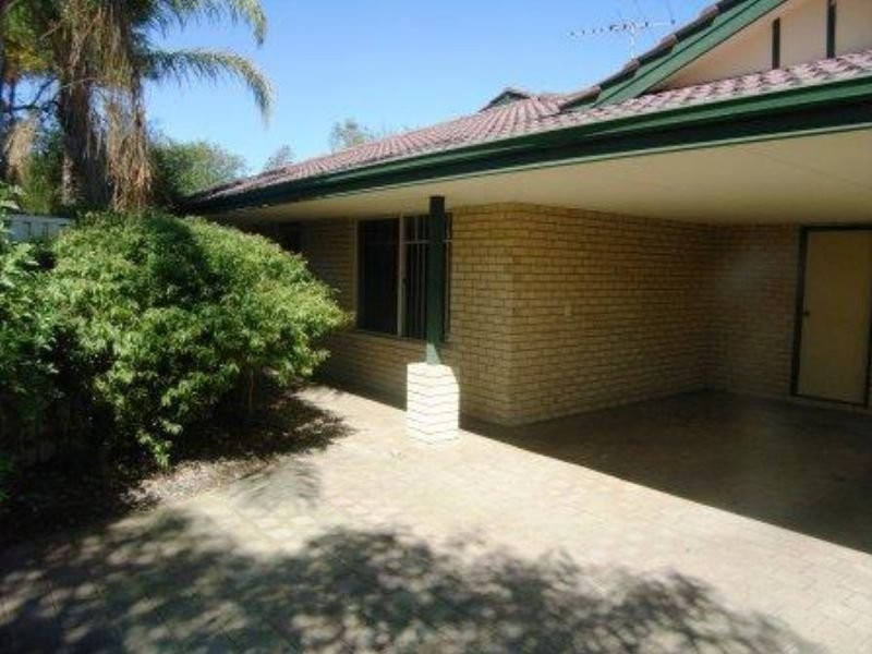 73A Henning Crescent, Manning WA 6152