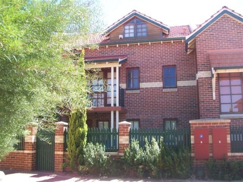 2/74 Kelvin Street, Maylands WA 6051