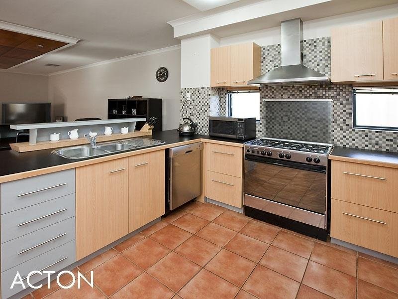 22D Wallace Street, Belmont WA 6104