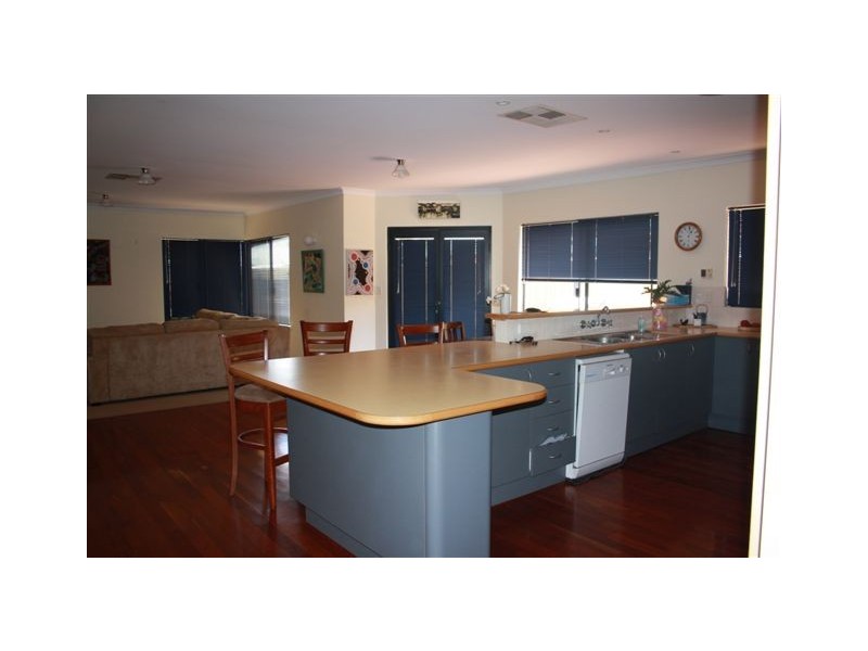 19 Shaftesbury Avenue, Bayswater WA 6053