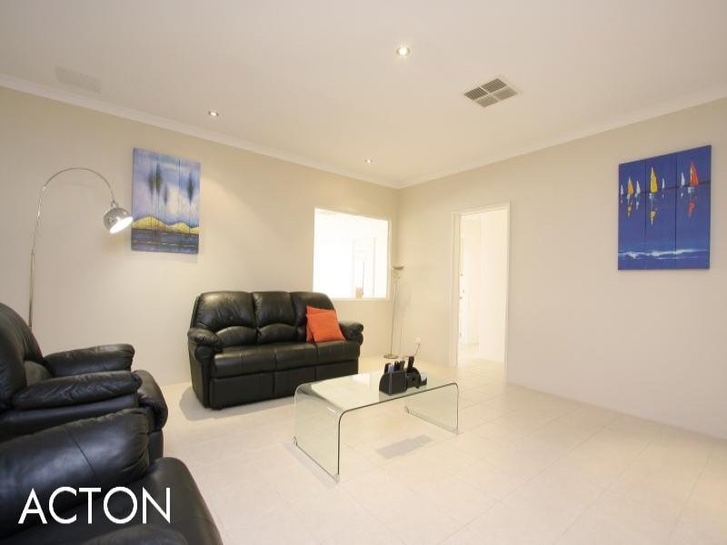 6 Bencubbin Crescent, Dianella WA 6059