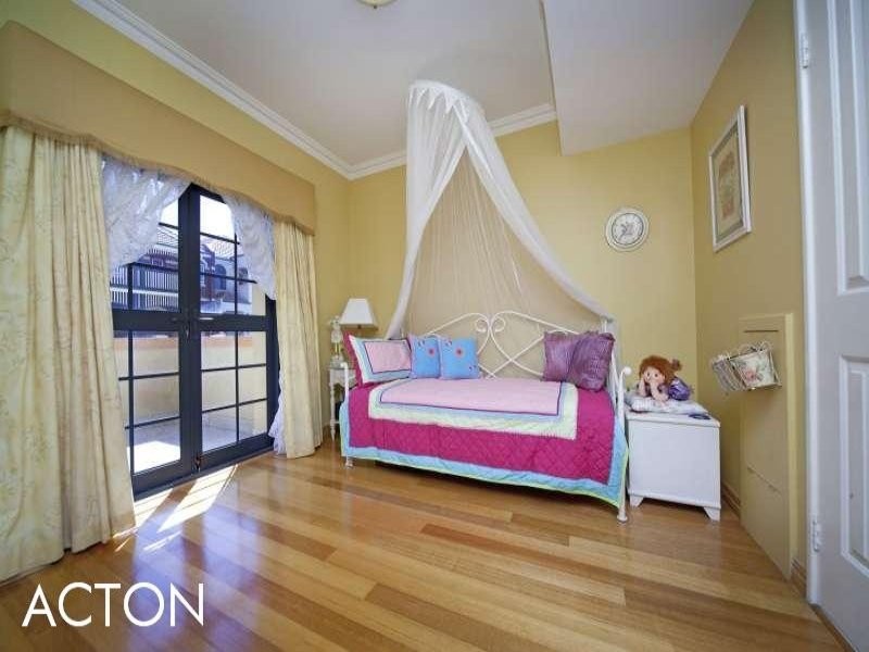 26 Jewell Lane, East Perth WA 6004