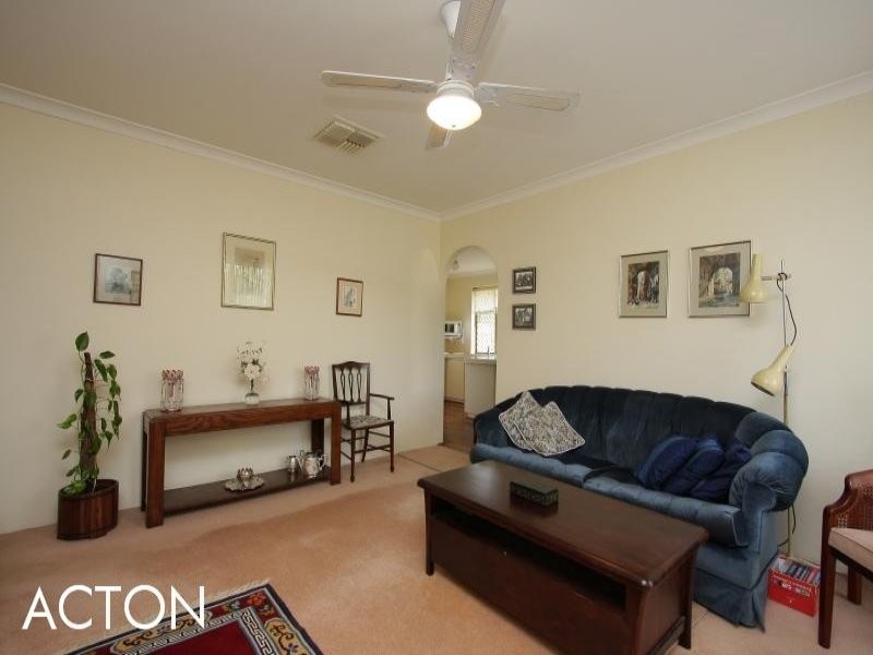 15 Bathurst Street, Dianella WA 6059