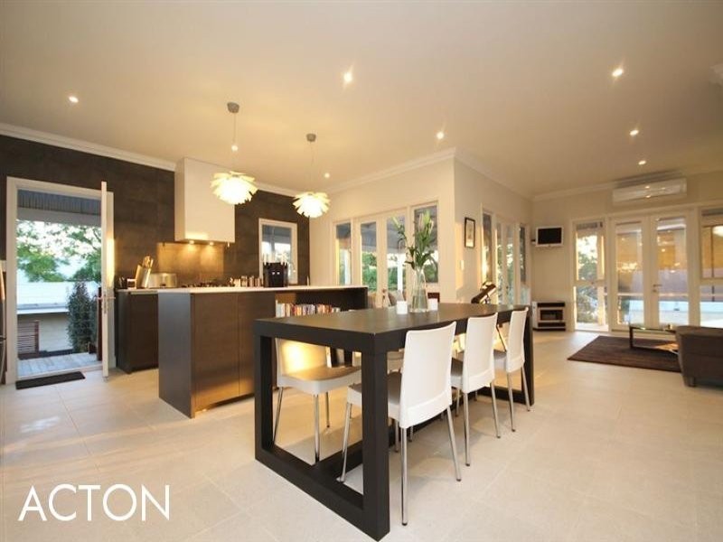 4 Veitch Street, Bayswater WA 6053