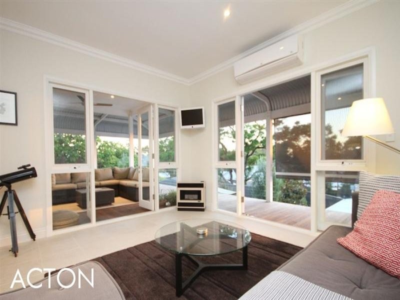 4 Veitch Street, Bayswater WA 6053