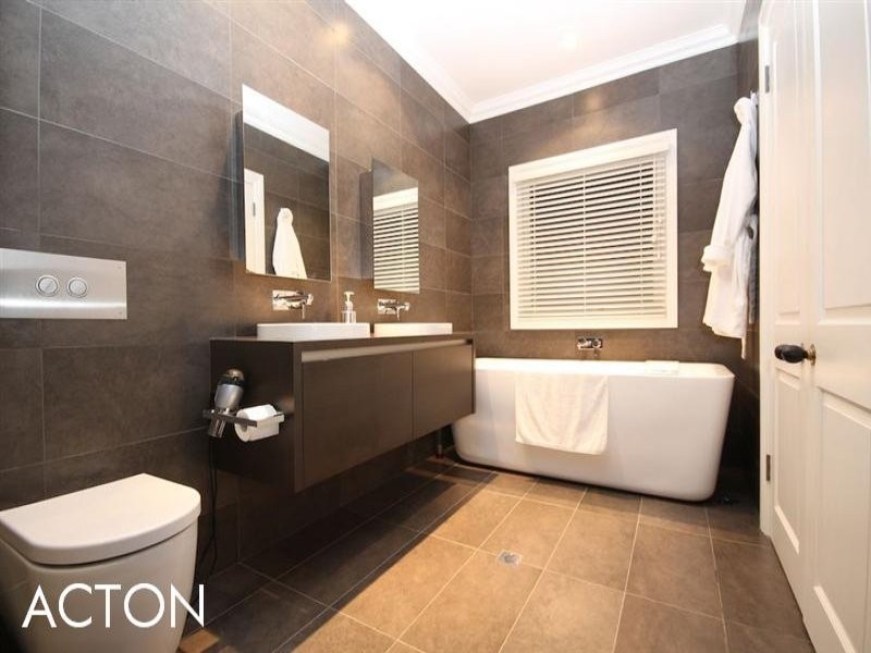 4 Veitch Street, Bayswater WA 6053