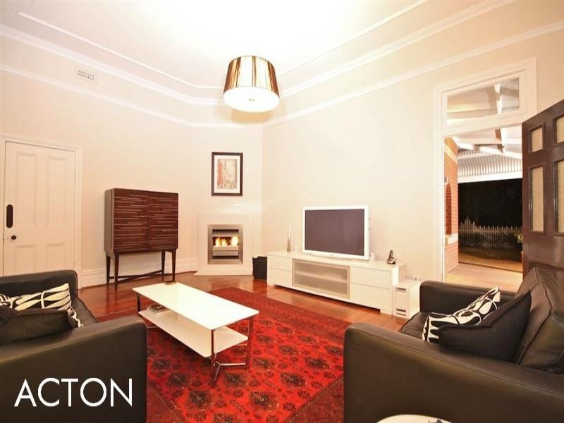 4 Veitch Street, Bayswater WA 6053