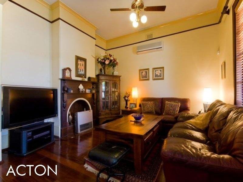 152 Sixth Avenue, Inglewood WA 6052