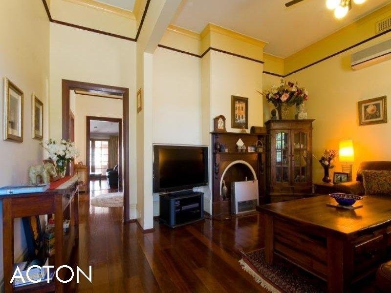 152 Sixth Avenue, Inglewood WA 6052