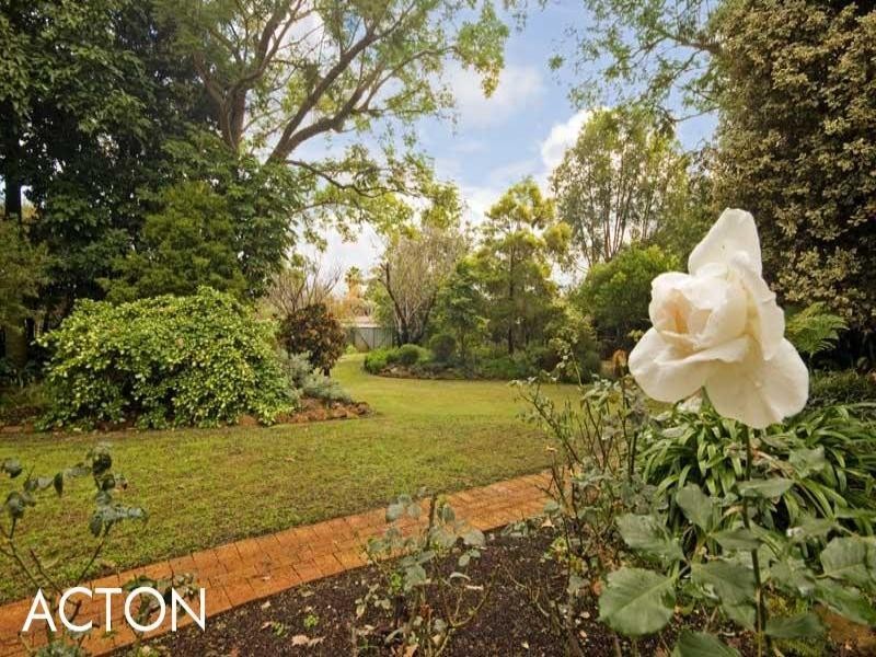 4 Hobart Street, Bayswater WA 6053