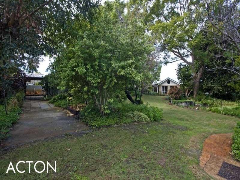 4 Hobart Street, Bayswater WA 6053