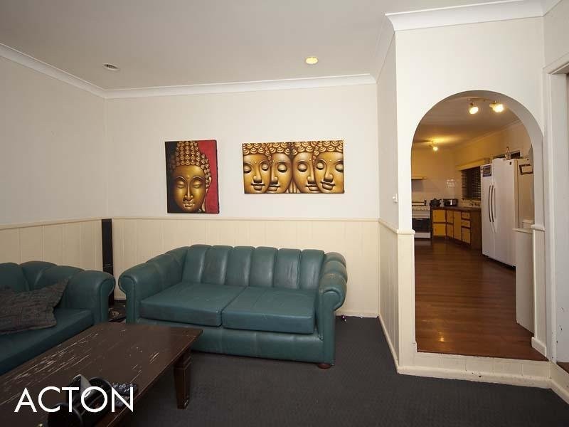 18 Arlunya Avenue, Belmont WA 6104