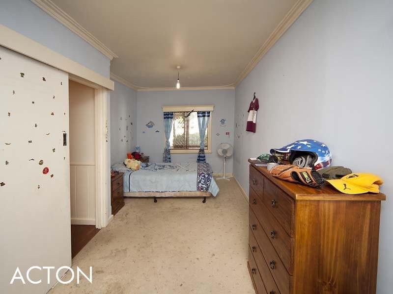 18 Arlunya Avenue, Belmont WA 6104