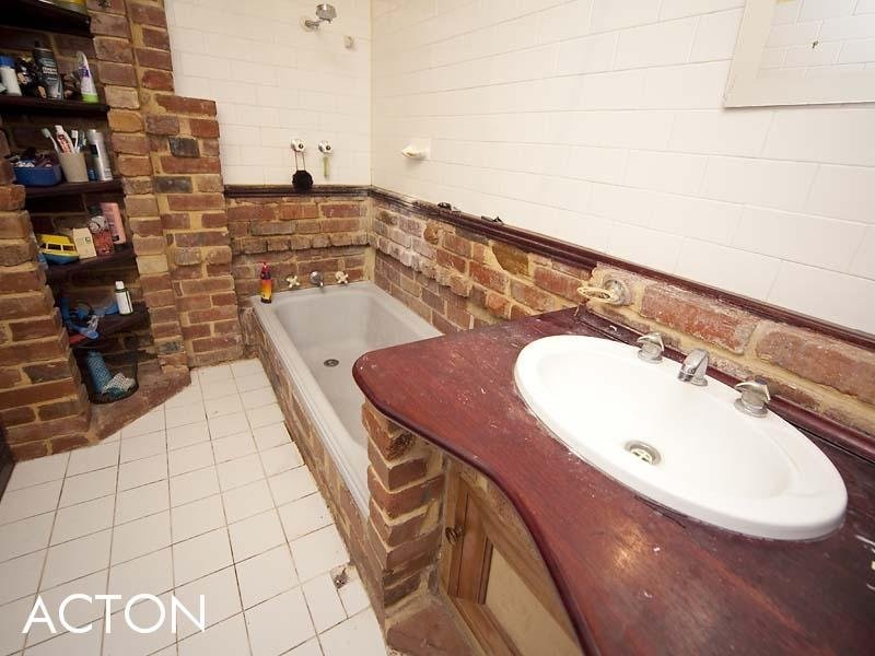 18 Arlunya Avenue, Belmont WA 6104