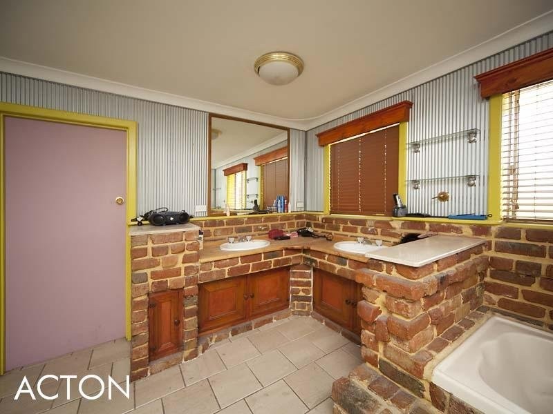 18 Arlunya Avenue, Belmont WA 6104