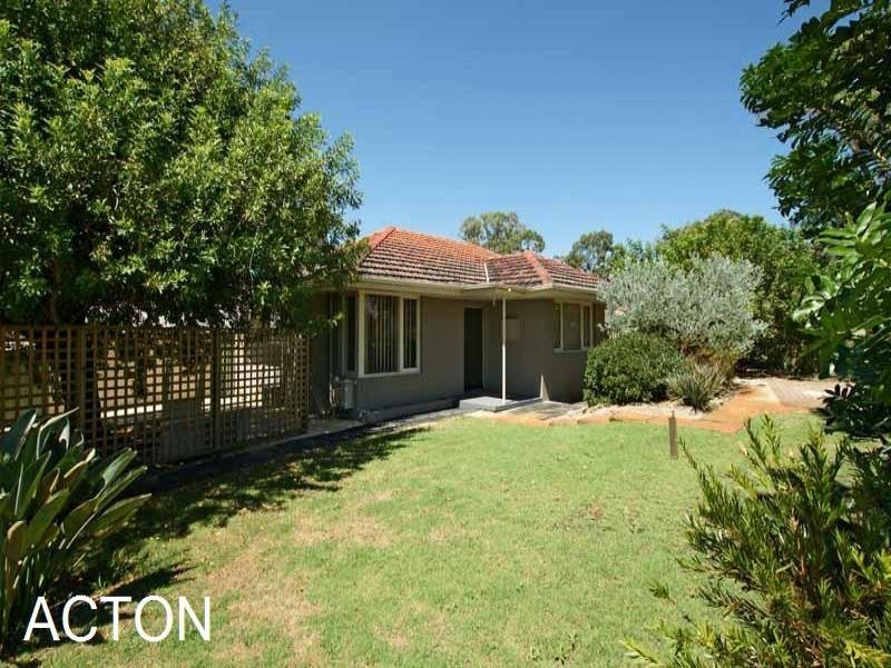 8 Fairs Street, Embleton WA 6062