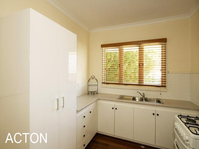 8 Fairs Street, Embleton WA 6062