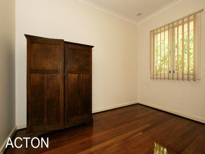 8 Fairs Street, Embleton WA 6062